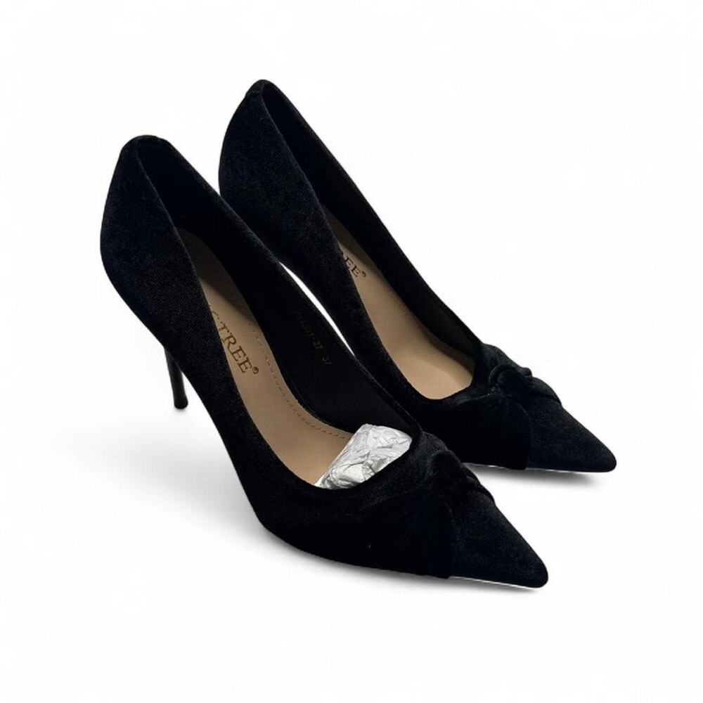 Big Tree Black Velour Heels Bow Detail Never Worm size 7 (37) going out heels